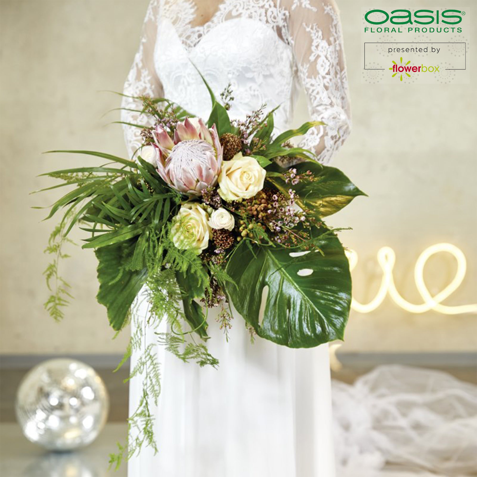 OASIS® Bridal Bouquet Holder