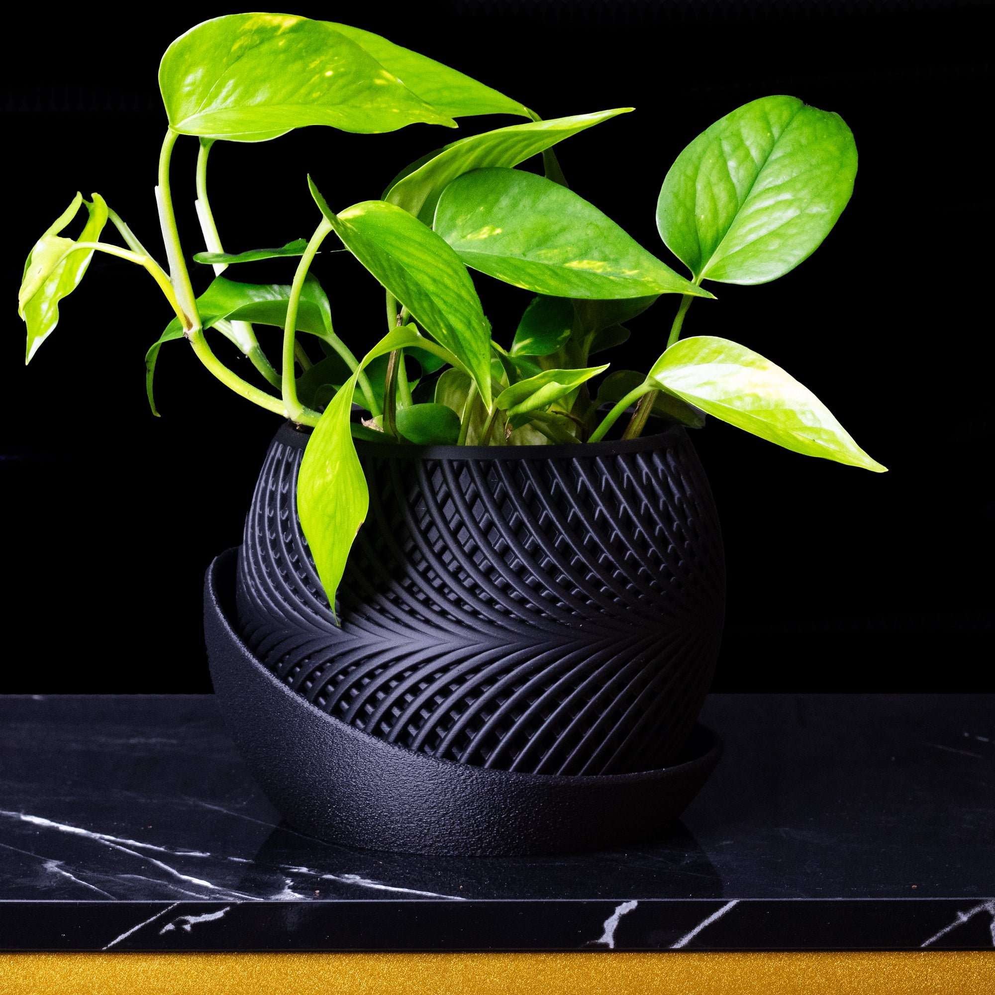 Moderner Übertopf 'Drift' – dekorativer Blumentopf für Zimmerpflanzen